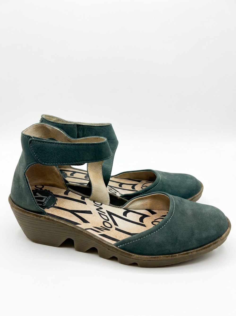 Fly London 8.5 Green Suede Mary Jane Wedge Close Toe Ankle Strap Chunky Modern